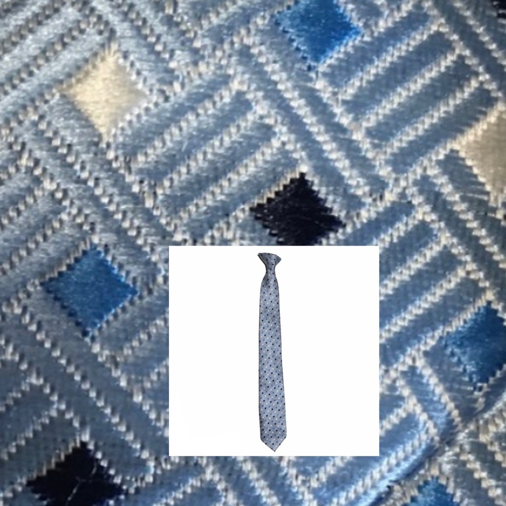 TIE CLIP ON LIGHT BLUE PRINT WITH BLACK & WHITE